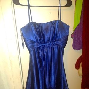 Short blue dress.